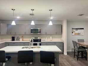 Fridge, microwave, oven, stovetop - Beautiful & Spacious 3 Bedroom Miami Home – Perfect for Families & Groups. (Miami)