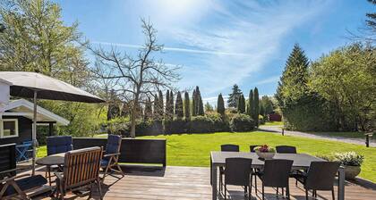 Charming summerhouse near Gilleleje and HornbĂŠk