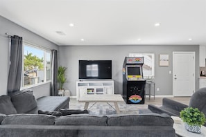 Smart TV - San Diego 3 Bedroom Urban Escape (San Diego)
