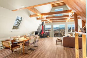 Dining - Sunset View A Frame: Privacy, Hot Tub, Pet Friendly, Mid-Mod Vibes (Jefferson)