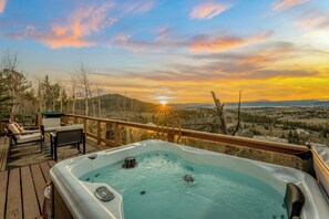 Terrace/patio - Sunset View A Frame: Privacy, Hot Tub, Pet Friendly, Mid-Mod Vibes (Jefferson)