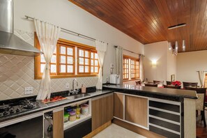 House, Smoking | 3 bedrooms - Casa de Campo com Piscina Churrasqueira e Hidro (Embu das Artes)