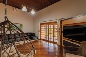 Rumah, Boleh Merokok | 4 kamar tidur