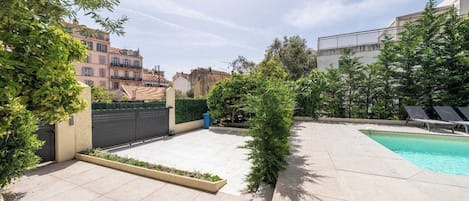 Apartment | Pool | Outdoor pool