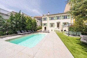 Pool - Superb Villa With Swimming Pool & Wellness Area (Cannes)