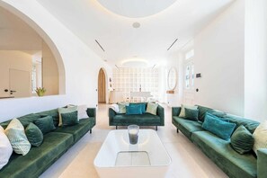 Apartment | Living area - Superb Villa With Swimming Pool & Wellness Area (Cannes)