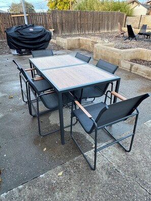 Outdoor dining - Mexi-Cozy Home with Large Backyard-Family Friendly (Albuquerque)