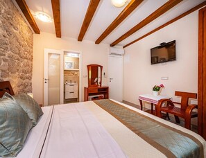 House - Villa With Pool Near Lake Vrana (Benkovac)