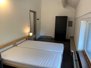 5 chambres, ameublement personnalisé