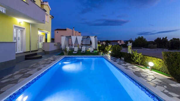 House | Pool | Indoor pool, outdoor pool - Villa With sea View, Pool and Sauna (Sibenik)