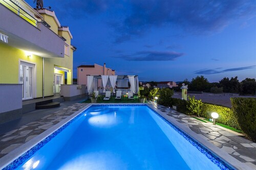 Villa With sea View, Pool and Sauna