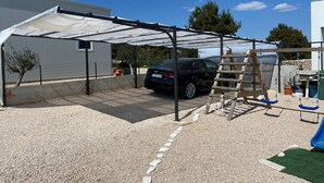 House | Property grounds - Villa With sea View, Pool and Sauna (Sibenik)
