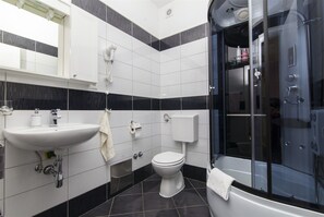 Casa | Banheiro | Chuveiro, secador de cabelo