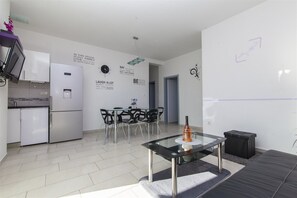 House | Dining - Villa With sea View, Pool and Sauna (Sibenik)