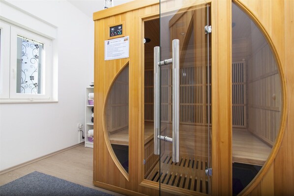 House | Sauna - Villa With sea View, Pool and Sauna (Sibenik)