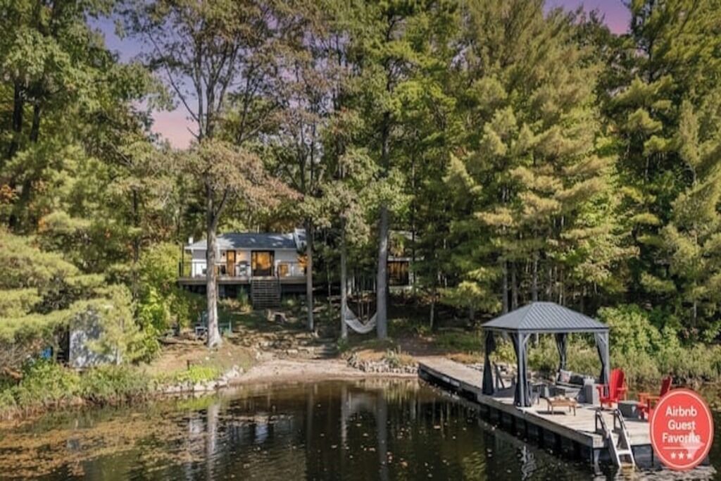 Private Lakefront Escape  Dock, Hammock & Sunset Views,  Your Own Waterfront San