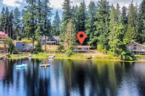 Exterior - Cozy 3B1B Lower Unit with Waterfront Views (Auburn)