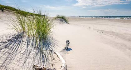 Large Holiday Home, Summer Pool, Sauna, Whirlpool