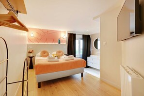 2 habitaciones y espacio para trabajar con laptop 