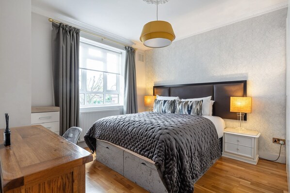 3 chambres, bureau, fer et planche à repasser, Wi-Fi gratuit