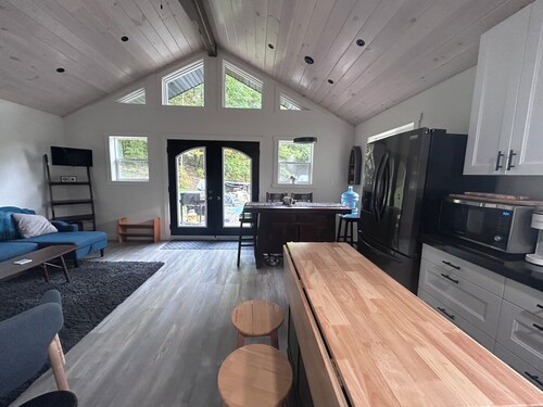 Charming Muskoka Wilderness Cottage