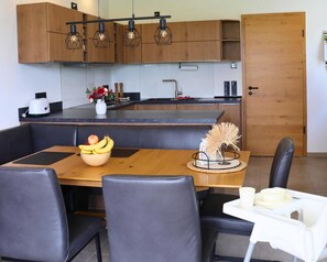Villa | Cocina privada | Trona infantil