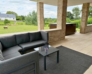 Villa | Balcony