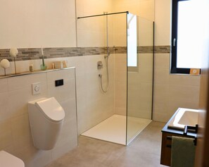 Villa | Bathroom