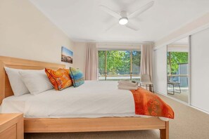 3 slaapkamers, een strijkplank/strijkijzer, wifi, beddengoed