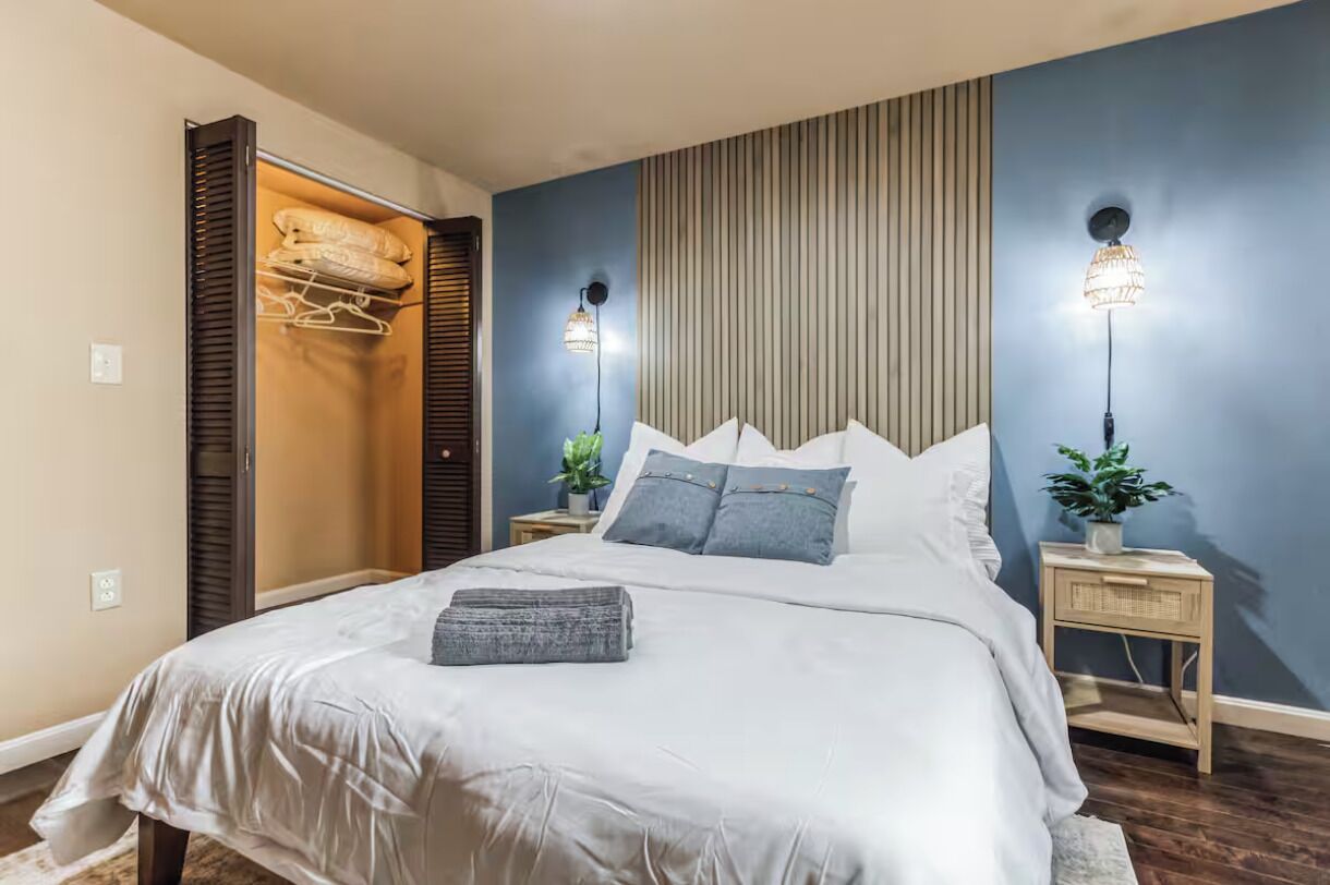 Iron/ironing board, WiFi, bed sheets