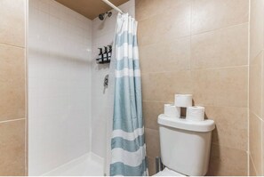 Shower, hair dryer, towels, soap - Center City - Spacious 2 Bedroom - Walk Everywhere (Philadelphia)