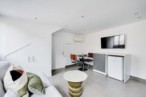 House | Living area - Cozy Studio A/C 2P - Centre de Paris (Paris)