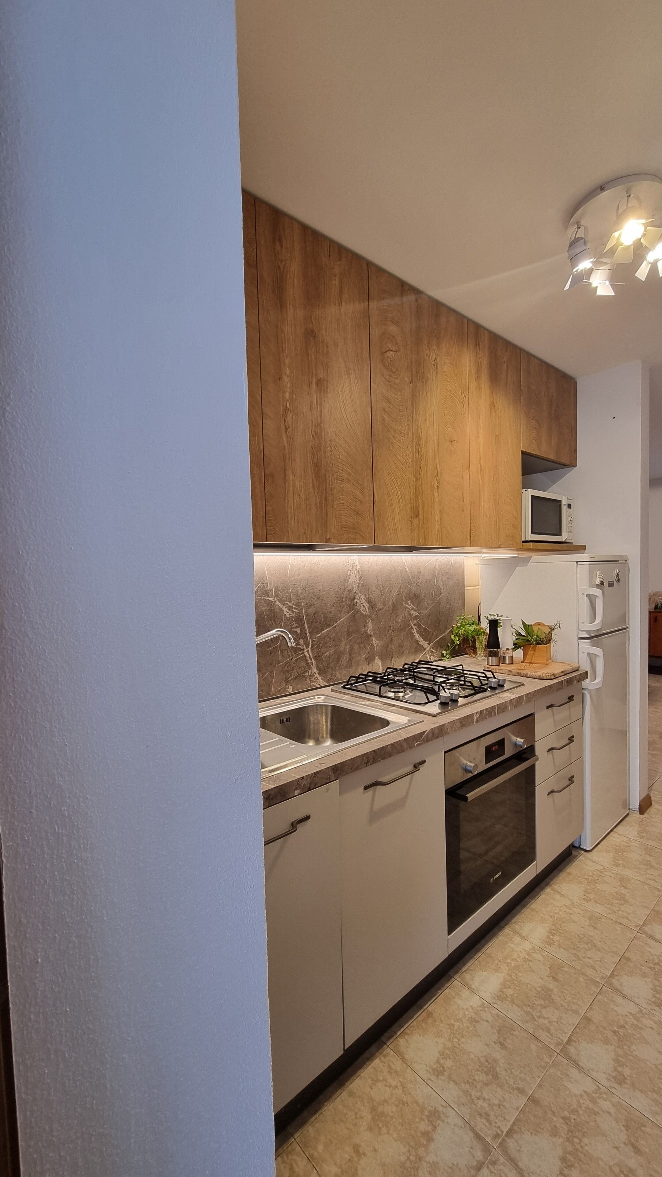 ميكروويف، موقد طهي مسطح، غسالة أطباق