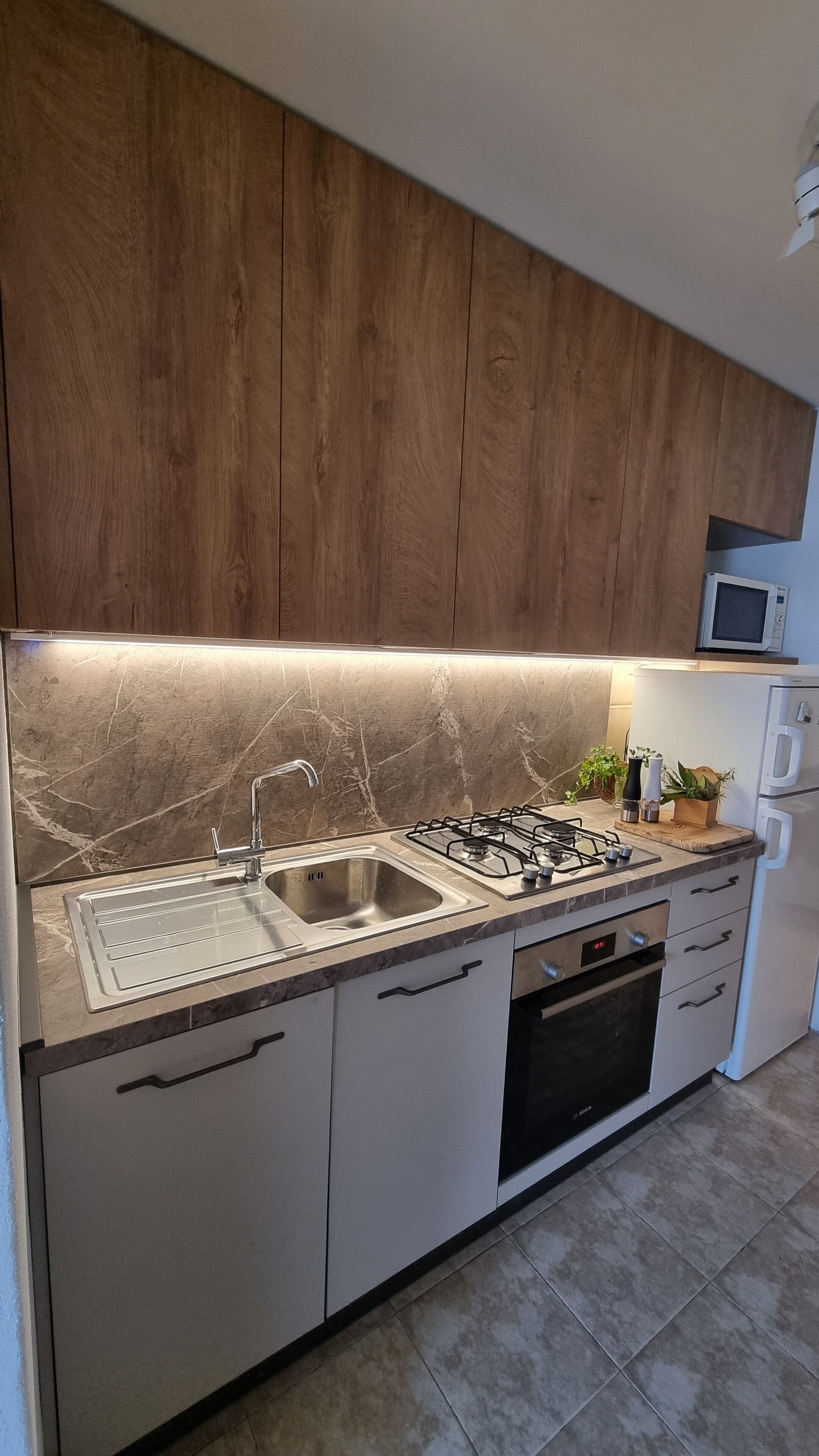 Microwave, stovetop, dishwasher