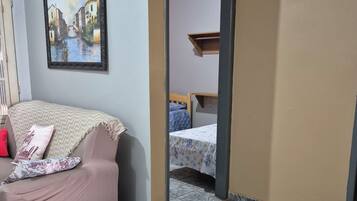 Ferros/tábuas de passar roupa, Wi-Fi, roupa de cama