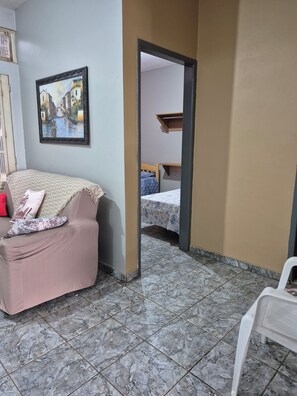 Ferros/tábuas de passar roupa, Wi-Fi, roupa de cama