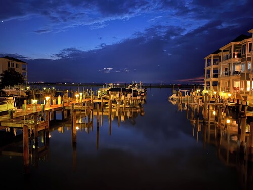 THIS MUST BE THE PLACE! Captain Beebe's waterfront condo