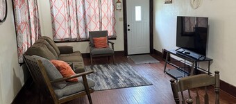 Quaint 2 Bedroom Cottage