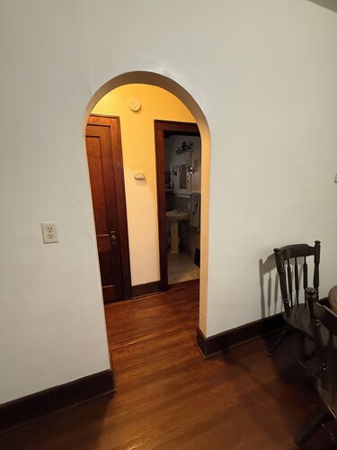 Quaint 2 Bedroom Cottage