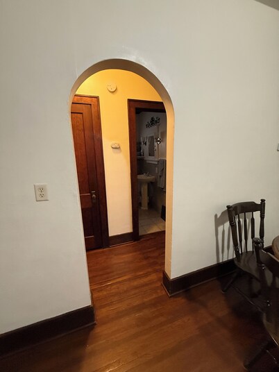 Quaint 2 Bedroom Cottage