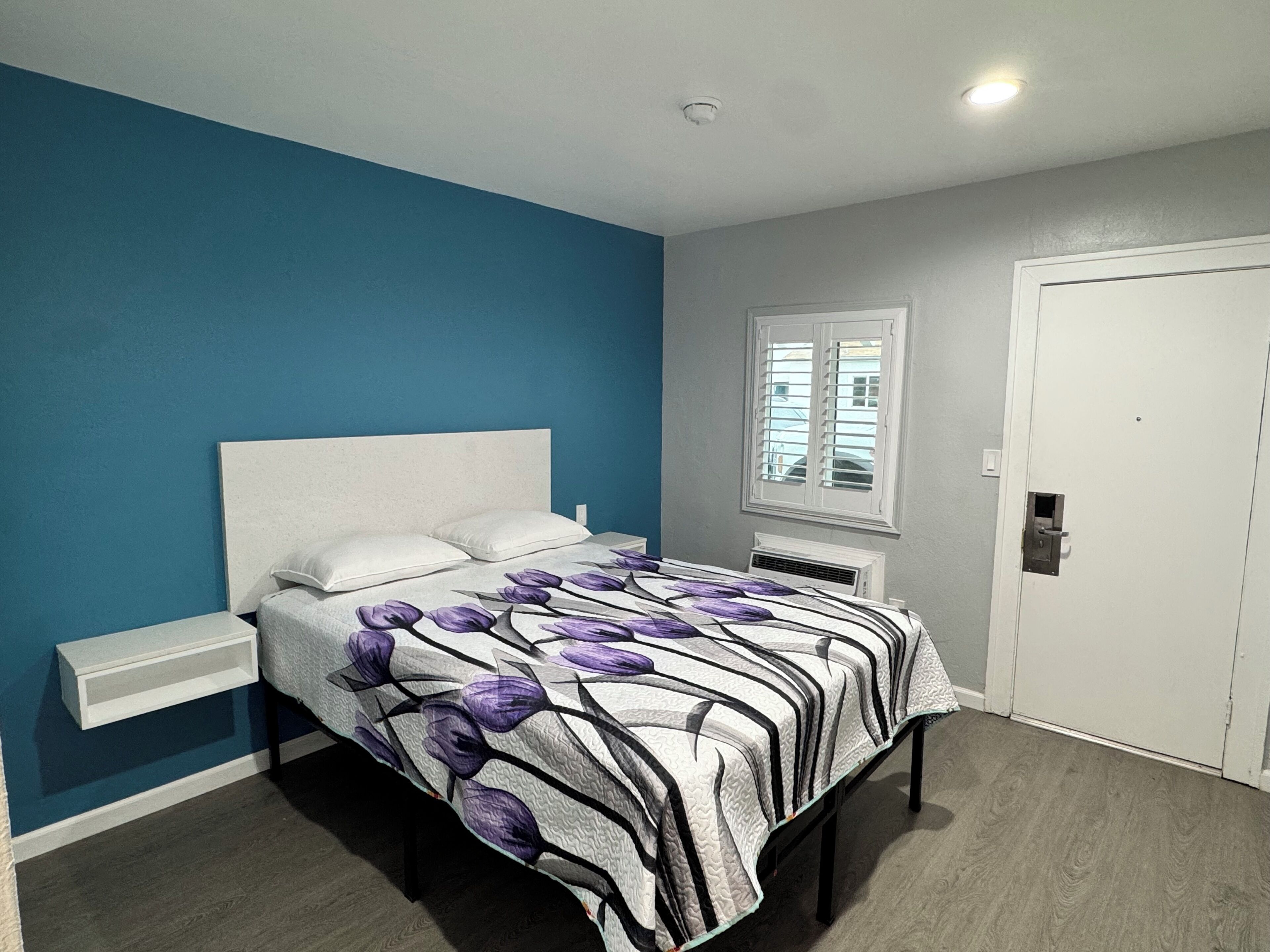 1 Queen Bed, Non-Smoking | 羽絨被、免費無線上網、床單