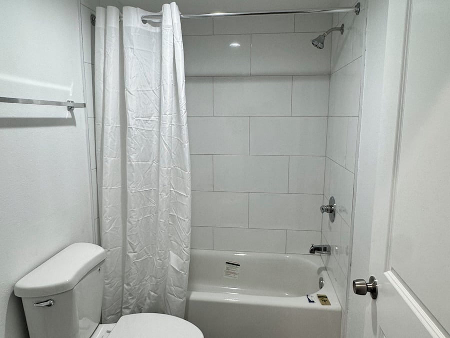 Towels, soap, shampoo, toilet paper