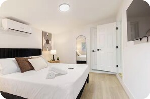 Iron/ironing board, free WiFi, bed sheets - Las Olas •Hard Rock •FLL Beaches •Central Location (Fort Lauderdale)