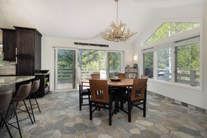 Dining - Spruce Park H - Cozy East Vail Home with Private Hot Tub - Easy Village Access (Vail)