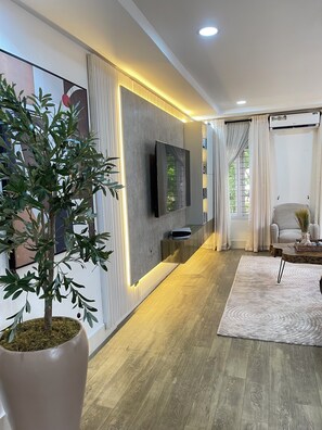 Interior - Luxury Modern style 2 bedroom 2 bathroom Apt Lekki phase 1-24/7 power & security (Lekki)