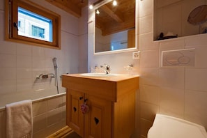 Shower, towels - LVRB-6 | Luxury Verbier Chalet (Verbier)