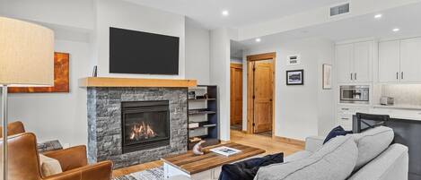 Televisión, chimenea