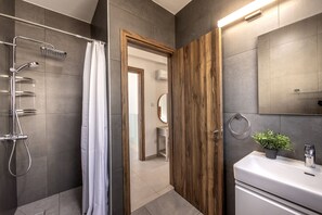 Shower, free toiletries, hair dryer, towels - Melisoulla, modern villa, sea views, pool, home from home. (Latchi)