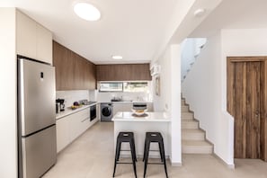 Coffee/tea maker, fridge, microwave, oven - Melisoulla, modern villa, sea views, pool, home from home. (Latchi)