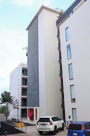 الإطلالة من المنشأة